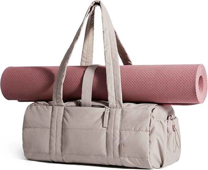 BAGSMART Reiki Gym Bag for Women, Medium Yoga Mat Crossbody Bag with Wet & Dry Pocket, Quilted Gym Shoulder Bag for Weekend, Sand Brown