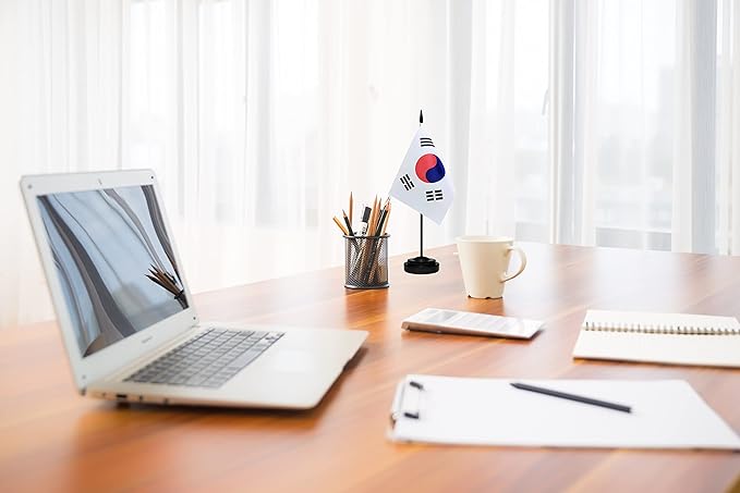 USA American & South Korea S Korean Desk Flags, US South Korea Table Flag, Small Mini American & S Korean Twin Table Office Flag, Miniature S Korean and US Desktop Flag With 13" Solid Black Pole, Black Base