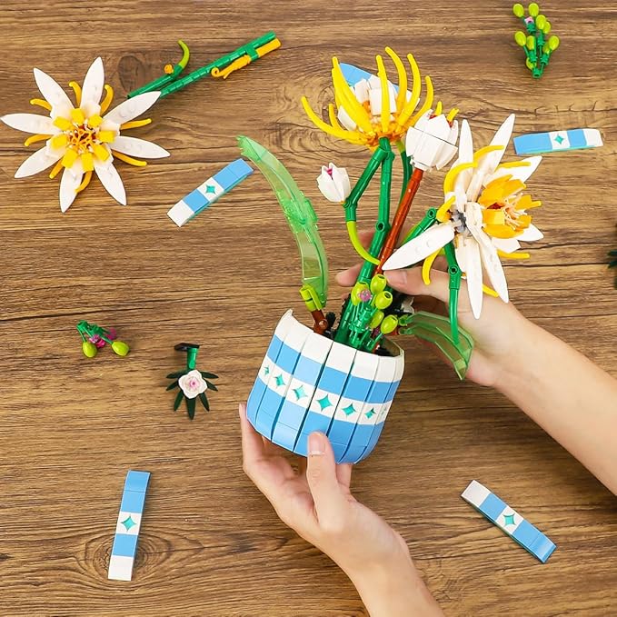 Epiphyllum Flowers Building Set- Compatible with Lego Botanical Collection, Flower Botanical Bonsai Building Toys for Adults Ideal for Mothers Day Display (835PCS)