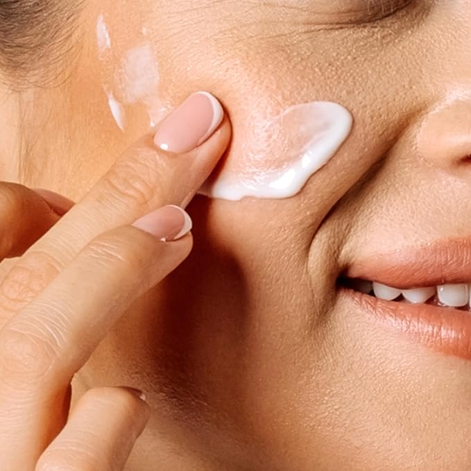 Geologie Retinol Anti-Aging Face Cream | Advanced .3% Retinol Formula for Effective Results | Reduce Fine Lines & Wrinkles | Protect & Repair Skin With Hyaluronic Acid & Niacinamide | For Men & Women