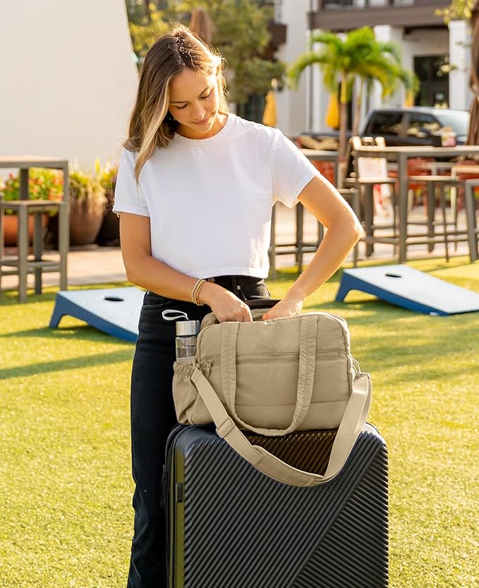 Gym Bag for Women, Travel Duffle Bags with Wet Pocket, Lightweight Carry on Bag Overnight Weekender Duffel Bag, Water Resistant (Camel)